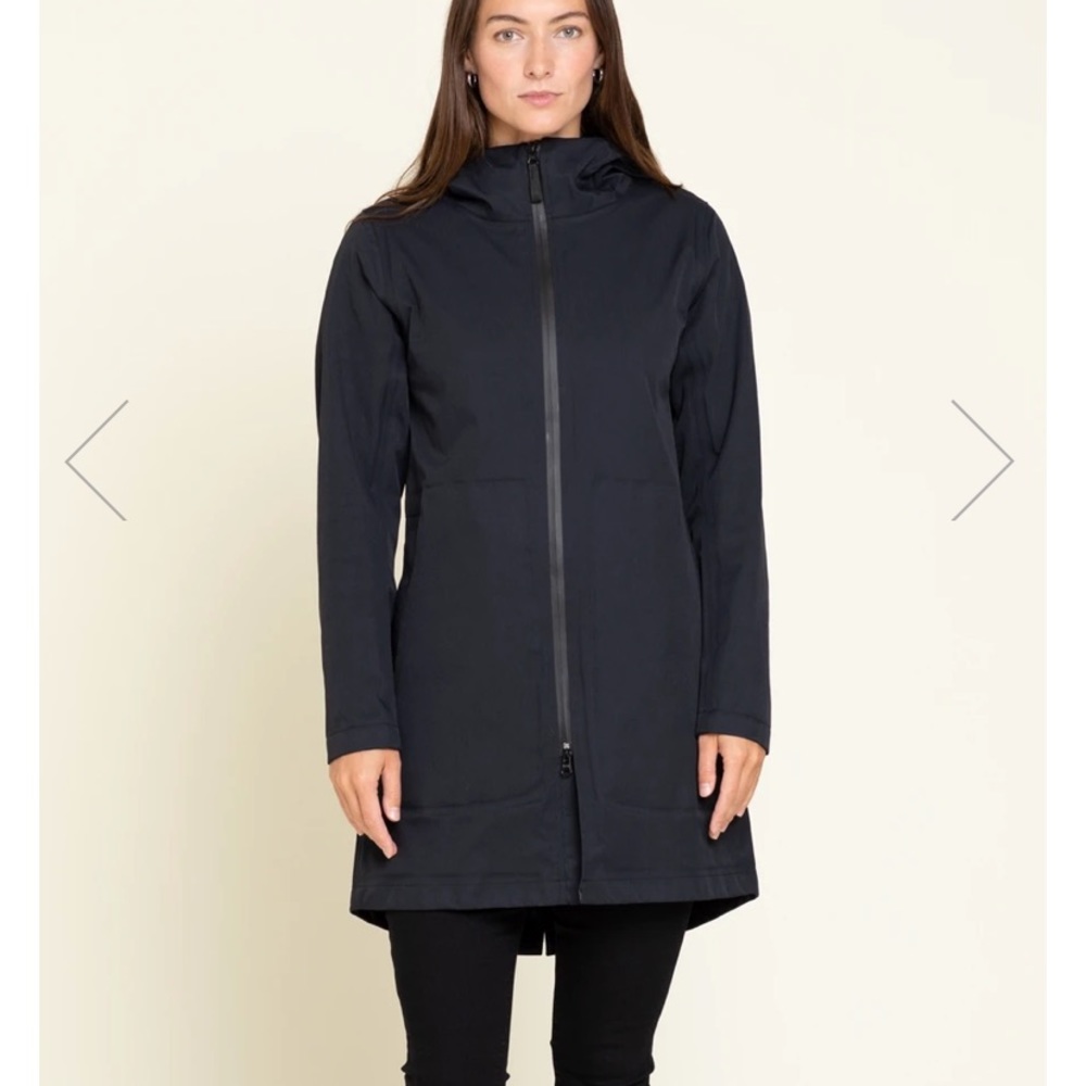 Baro size medium Woodlands rain jacket.